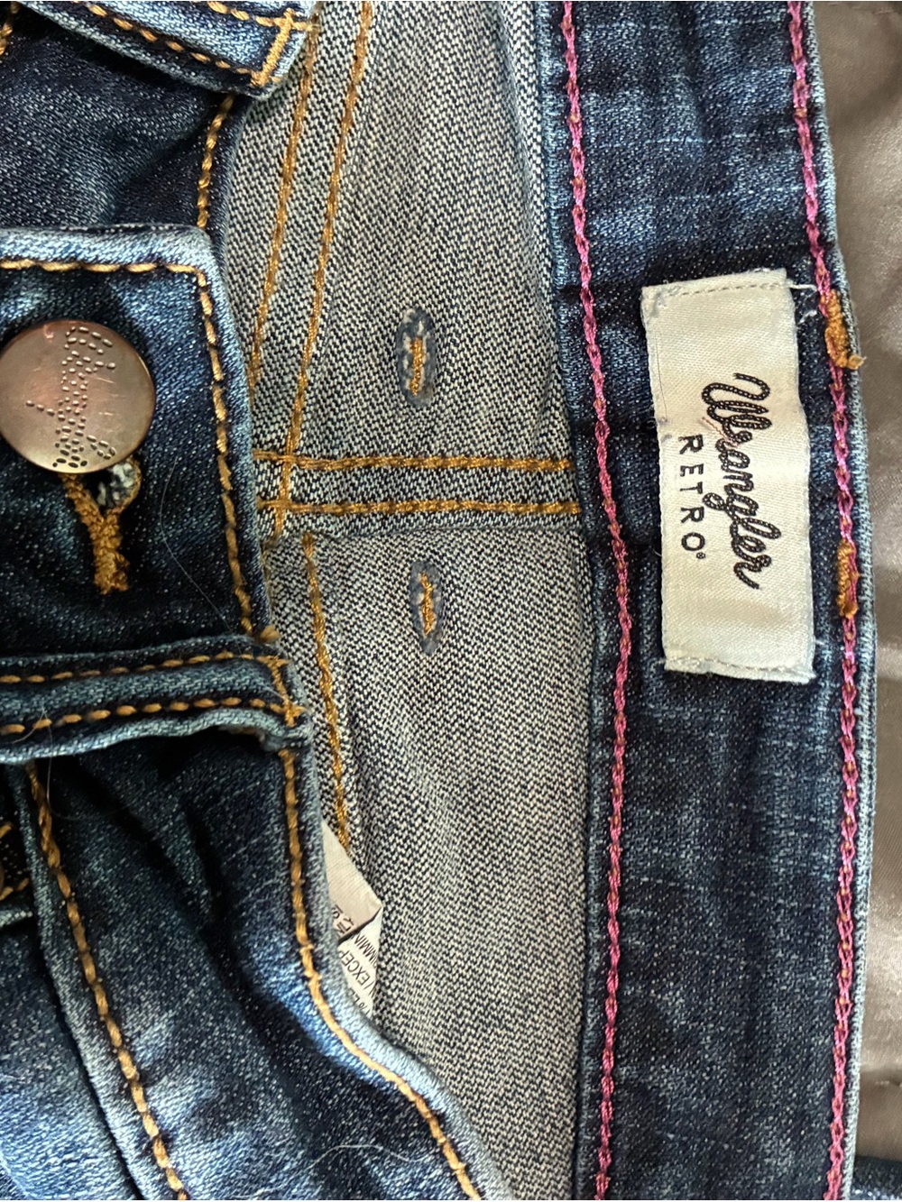 Wrangler Retro Women's Dark Blue Denim Jeans with Pink Accent